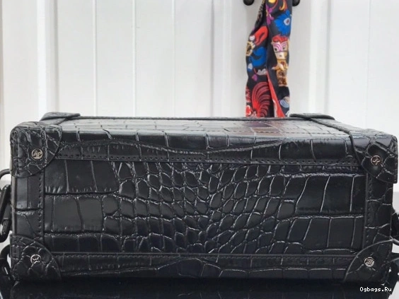 LOUIS SOFT VUITTON TRUNK 0410